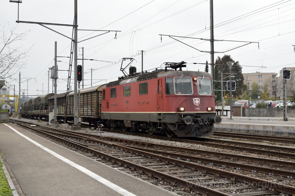 3703-0004-211015.jpg - SBB-CFF Re 4/4'' 11242 / Wetzikon 21.10.2015
