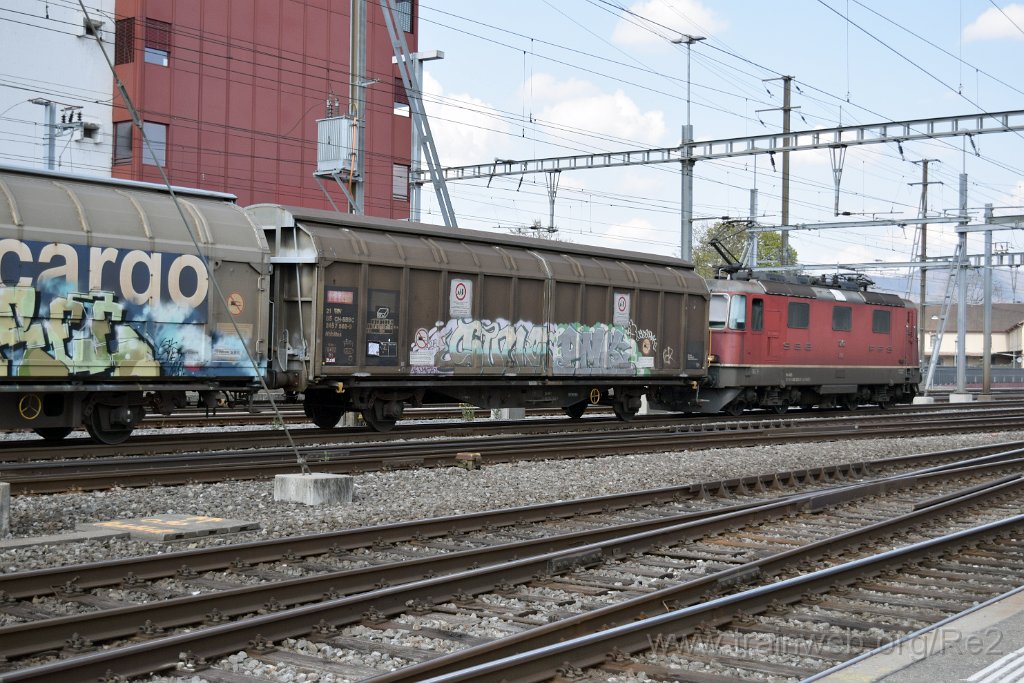 7357-0041-200421.jpg - SBBC Re 4/4'' 11242 (Re 420.242-0)  (Re 91 85 4 420 242-0 CH-SBBC) / Aarau 20.4.2021