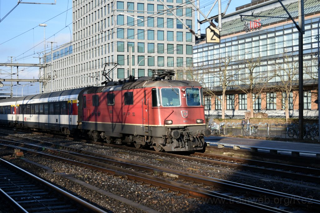 3806-0008-221215.jpg - Re 4/4" 11244 / Zürich-Altstetten 22.12.2015