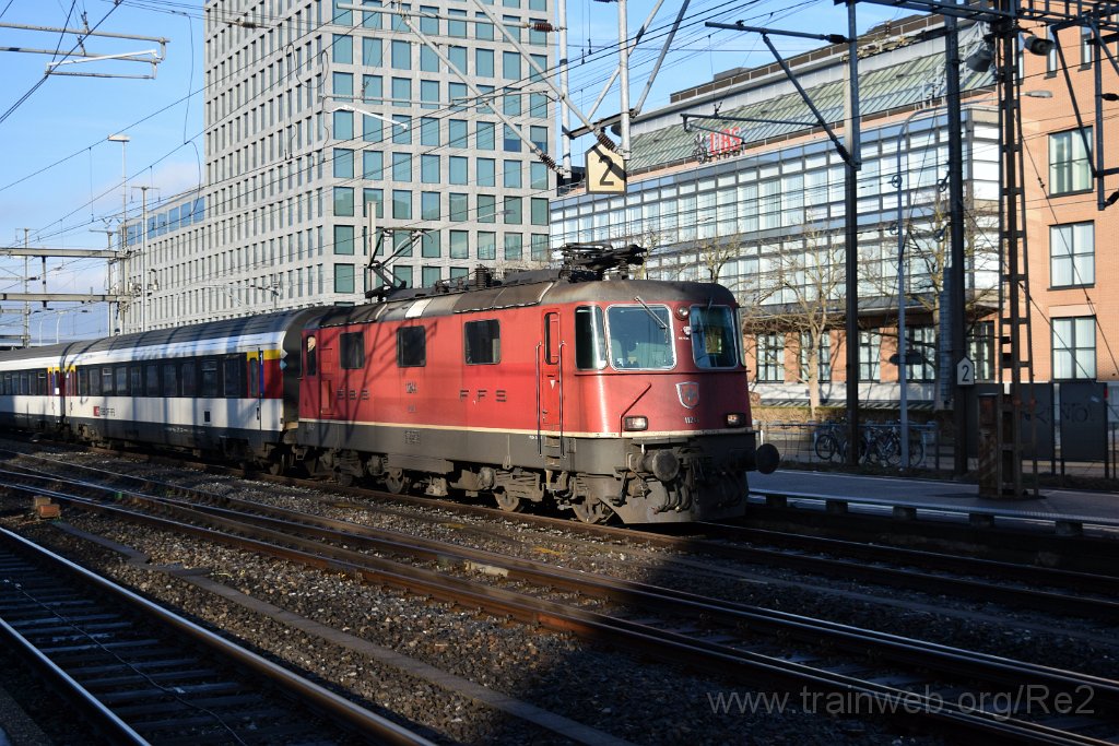 3806-0009-221215.jpg - SBB-CFF Re 4/4'' 11244 / Zürich-Altstetten 22.12.2015