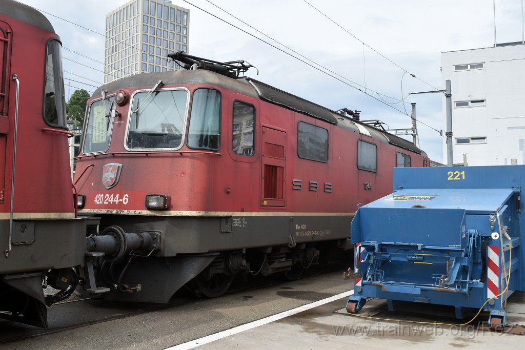 9914-0035-270725.jpg - SBBC Re 4/4'' 11244 (Re 420.244-6)  (Re 91 85 4 420 244-6 CH-SBBC) / St.Gallen HB 27.7.2025