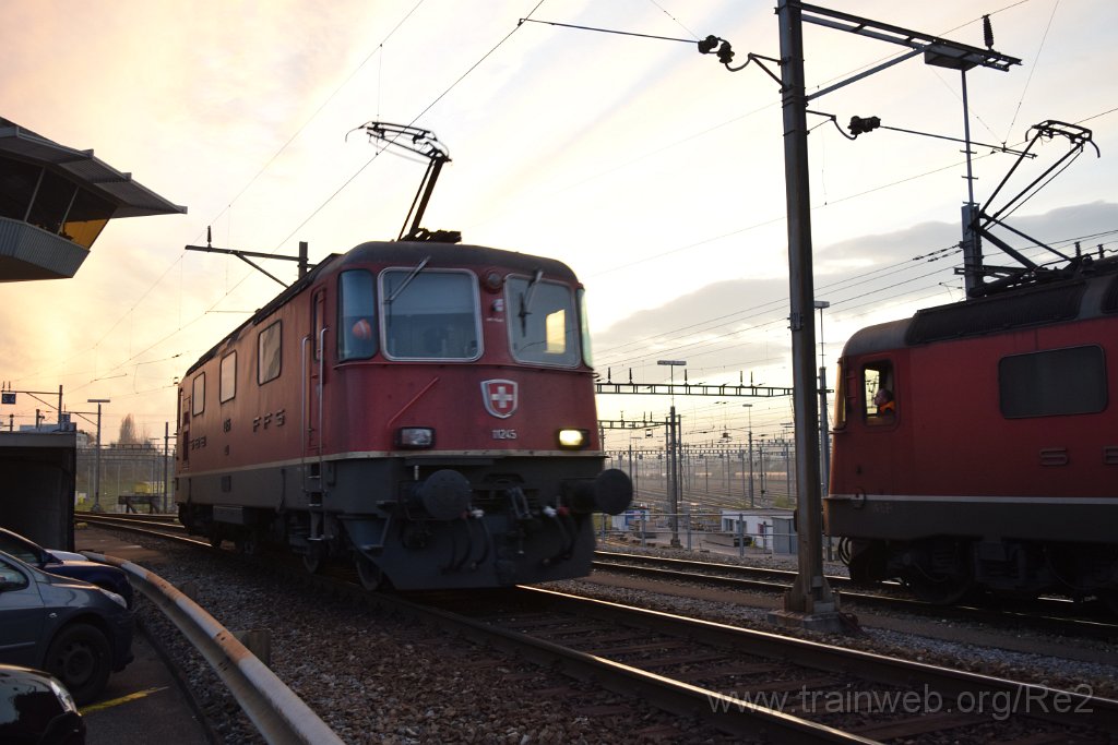 3782-0024-131115.jpg - SBB-CFF Re 4/4'' 11245 / Lausanne-Triage 13.11.2015