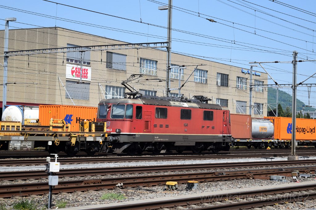 9703-0013-020525.jpg - SBBC Re 4/4'' 11245 (Re 420.245-3)  (Re 91 85 4 420 245-3 CH-SBBC) / Aarau (Torfeld) 2.5.2025