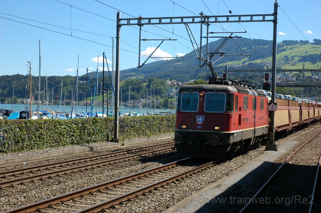 1975-0023-260810.jpg - SBB-CFF Re 4/4'' 11247 / Richterswil 26.8.2010