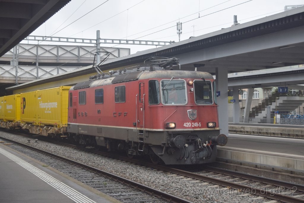 10039-0043-220925.jpg - SBBC Re 4/4'' 11249 (Re 420.249-5)  (Re 91 85 4 420 249-5 CH-SBBC) / Winterthur 22.9.2025