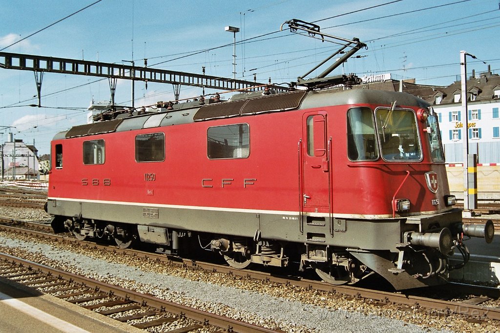 0994-0010.jpg - SBB-CFF Re 4/4'' 11250 / Zürich HB 3.10.2004
