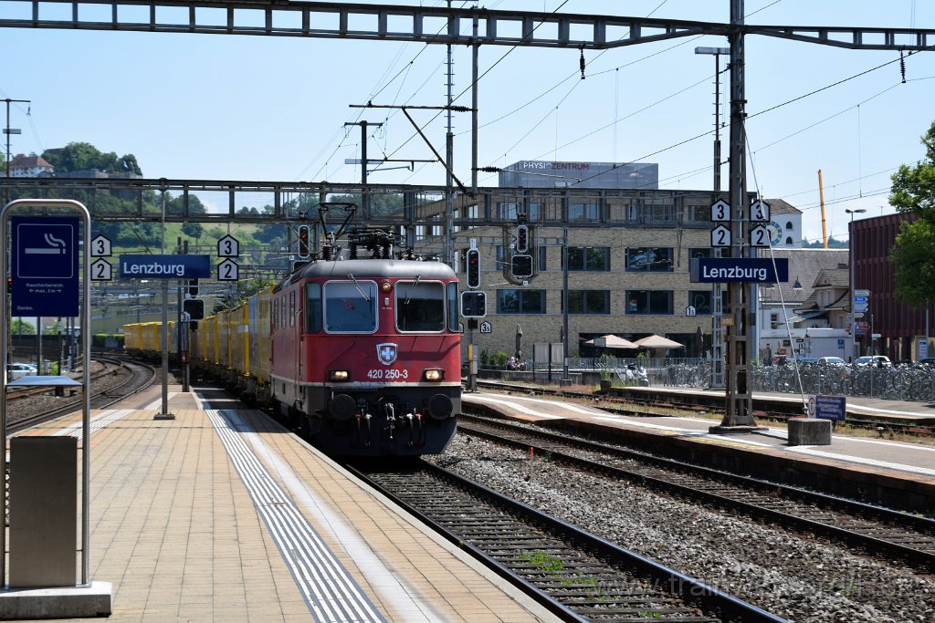 8641-0036-310523.jpg - SBBC Re 4/4'' 11250 (Re 420.250-3)  (Re 91 85 4 420 250-3 CH-SBBC) / Lenzburg 31.5.2023