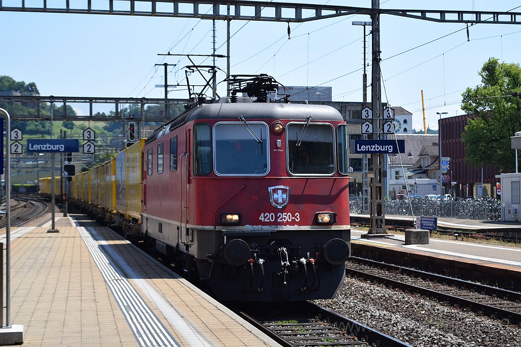 8641-0039-310523.jpg - SBBC Re 4/4'' 11250 (Re 420.250-3)  (Re 91 85 4 420 250-3 CH-SBBC) / Lenzburg 31.5.2023