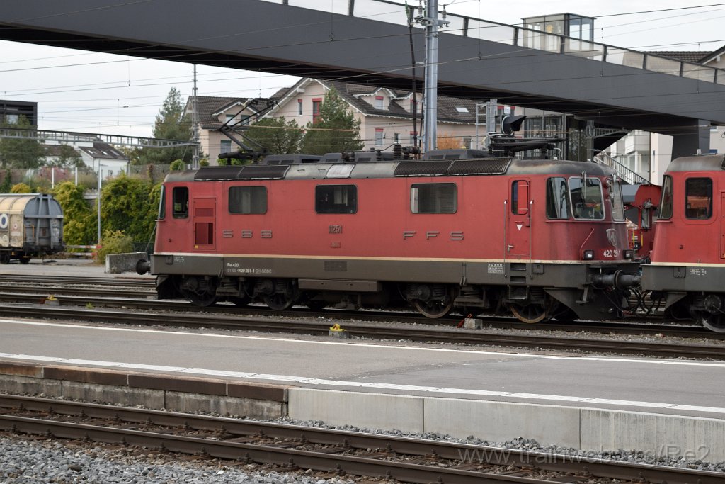 7178-0010-201020.jpg - SBBC Re 4/4'' 11251 (Re 420.251-1)  (Re 91 85 4 420 251-1 CH-SBBC) / Rotkreuz 20.10.2020