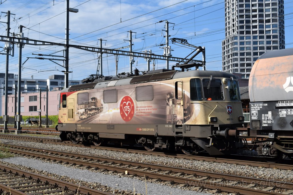 9213-0009-150724.jpg - SBBC Re 420.251-1 ''175 ans de chemin de fer en Suisse'' (Re 91 85 4 420 251-1 CH-SBBC) / Dietikon 15.7.2024