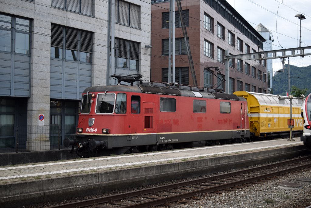 7633-0015-090821.jpg - SBBC Re 4/4'' 11256 (Re 420.256-0)  (Re 91 85 4 420 256-0 CH-SBBC) / Olten 9.8.2021