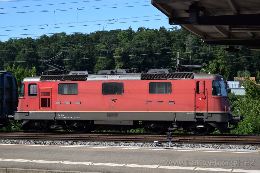 4541-0006-170717.jpg - SBBC Re 4/4'' 11257 (Re 420.257-8)  (Re 91 85 4 420 257-8 CH-SBBC) / Killwangen-Spreitenbach 17.7.2017