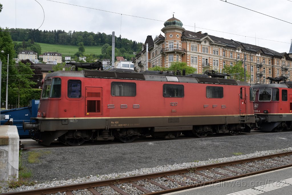 5924-0005-120520.jpg - SBBC Re 4/4'' 11257 (Re 420.257-8)  (Re 91 85 4 420 257-8 CH-SBBC) / St.Gallen HB 12.5.2020