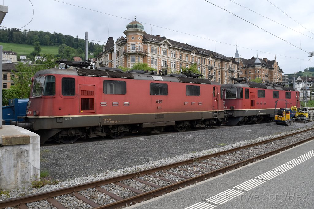 5924-0032-120520.jpg - SBBC Re 4/4'' 11339 (Re 420.339-4)  (Re 91 85 4 420 339-4 CH-SBBC) + SBBC Re 4/4'' 11257 (Re 420.257-8)  (Re 91 85 4 420 257-8 CH-SBBC) / St.Gallen HB 12.5.2020