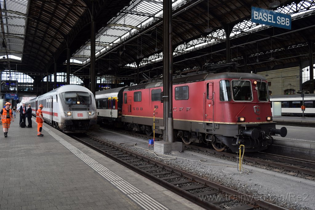 3989-0045-080716.jpg - DBAG Bpmmbdzf 104 / Bpmmbdzf 61 80 80-91 104-2 + SBB-CFF Re 4/4'' 11258 / Basel 8.7.2016
