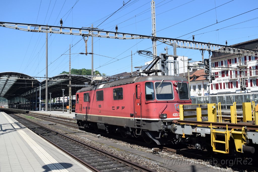 9751-0008-150525.jpg - SBBC Re 4/4'' 11258 (Re 420.258-6)  (Re 91 85 4 420 258-6 CH-SBBC) / Olten 15.5.2025