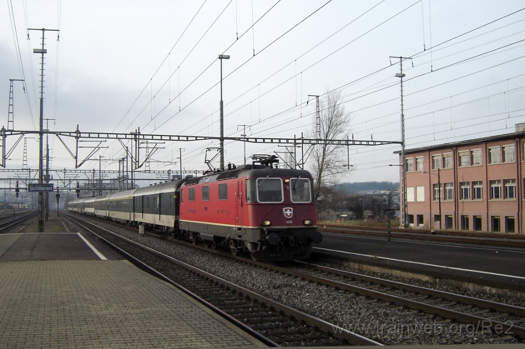 1004-0011-301204.jpg - SBB-CFF Re 4/4'' 11259 / Schlieren 30.12.2004