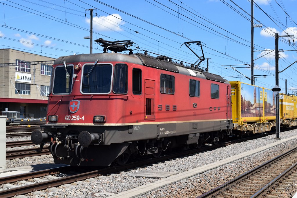5540-0048-310519.jpg - SBBC Re 4/4'' 11259 (Re 420.259-4)  (Re 91 85 4 420 259-4 CH-SBBC) / Aarau (Torfeld) 31.5.2019