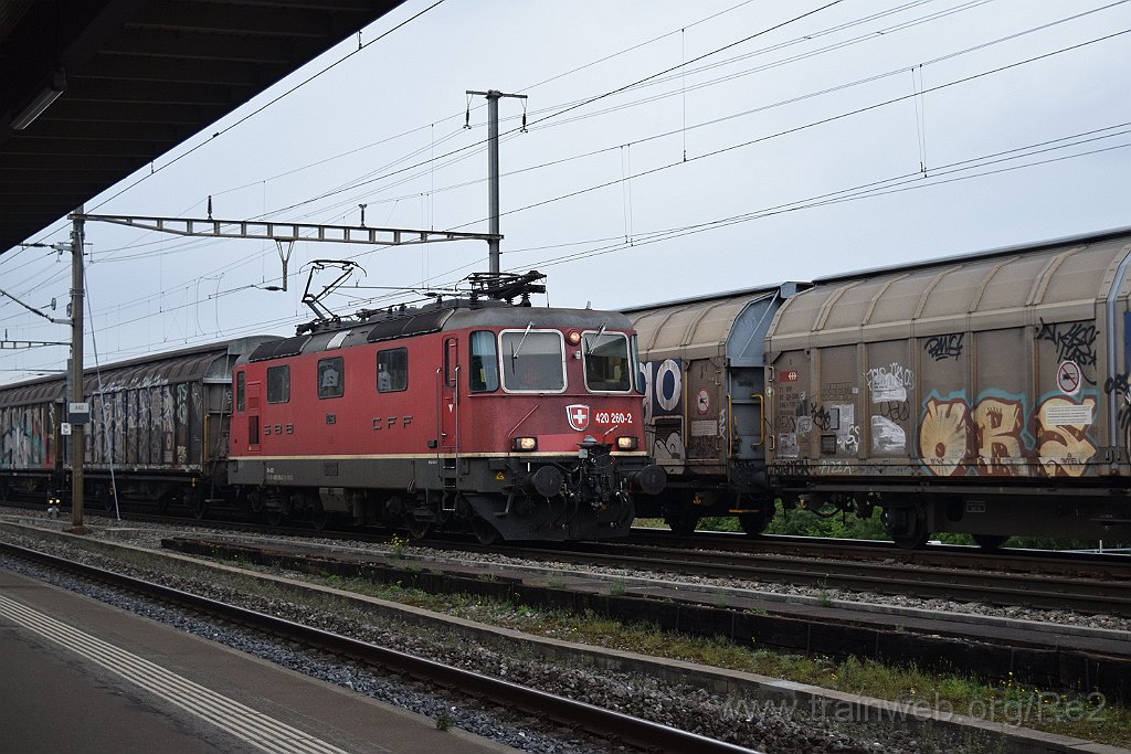 8212-0011-140922.jpg - SBBC Re 4/4'' 11260 (Re 420.260-2)  (Re 91 85 4 420 260-2 CH-SBBC) / Killwangen-Spreitenbach 14.9.2022