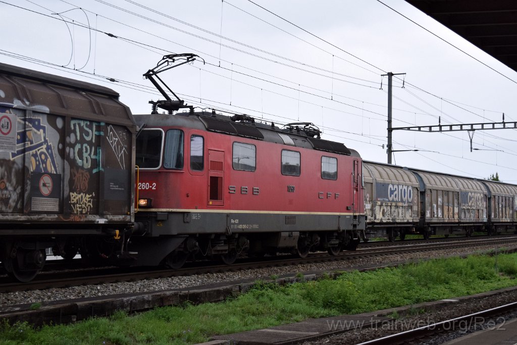 8212-0019-140922.jpg - SBBC Re 4/4'' 11260 (Re 420.260-2)  (Re 91 85 4 420 260-2 CH-SBBC) / Killwangen-Spreitenbach 14.9.2022
