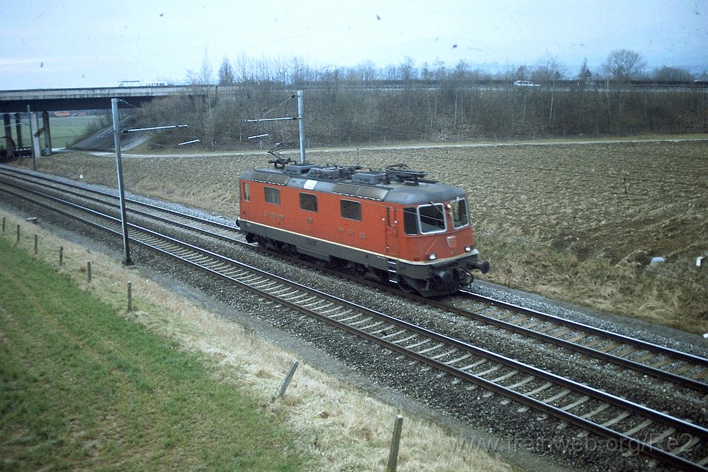 0793-0028.jpg - SBB-CFF Re 4/4'' 11261 / Chavornay 24.2.2000