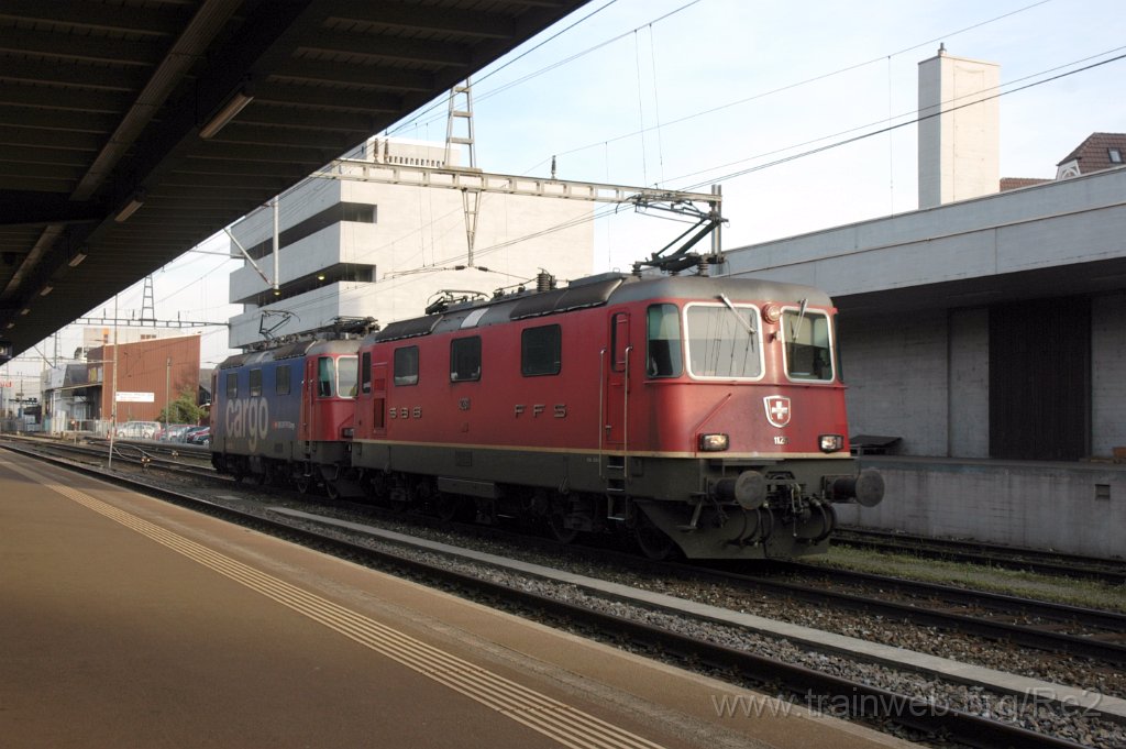 3542-0013-100415.jpg - SBB-CFF Re 4/4'' 11261 + SBBC Re 420.170-3 / Killwangen-Spreitenbach 10.4.2015