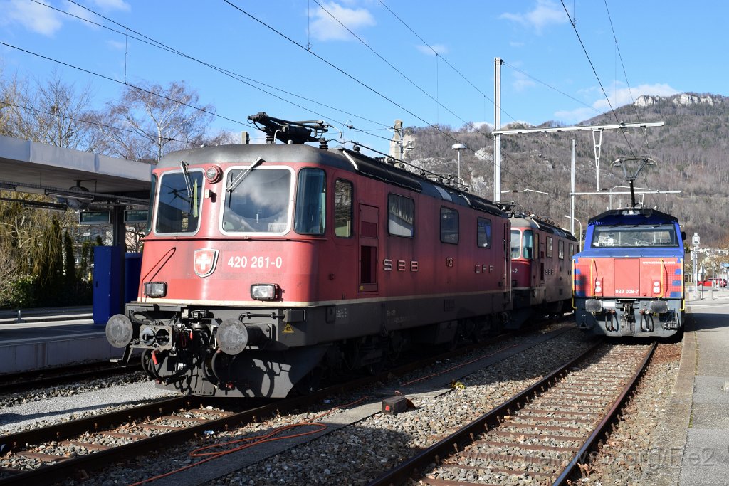 7874-0049-260222.jpg - SBBC Re 4/4'' 11261 (Re 420.261-0)  (Re 91 85 4 420 261-0 CH-SBBC) + SBBC Re 4/4'' 11279 (Re 420.279-2)  (Re 91 85 4 420 279-2 CH-SBBC) + SBBC Eem 923.008-7 ''Schäflisberg'' (Eem 97 85 1 923 008-7 CH-SBBC) / Oensingen 26.2.2022