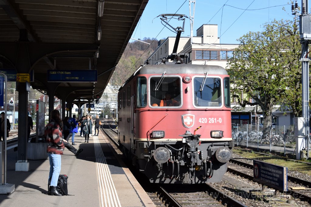 8470-0019-170423.jpg - SBBC Re 4/4'' 11261 (Re 420.261-0)  (Re 91 85 4 420 261-0 CH-SBBC) / Burgdorf 17.4.2023