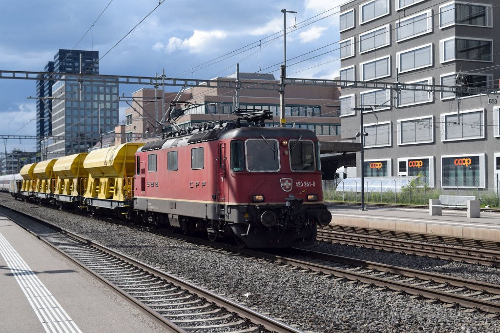 9200-0031-010724.jpg - SBBC Re 4/4'' 11261 (Re 420.261-0)  (Re 91 85 4 420 261-0 CH-SBBC) / Zürich-Altstetten 1.7.2024