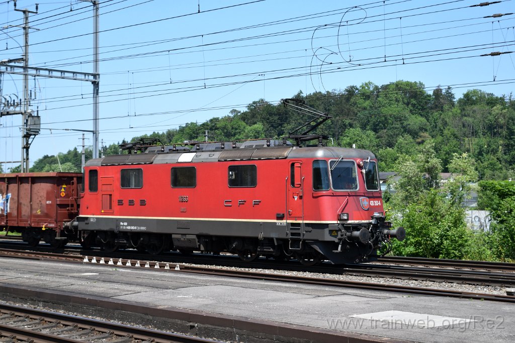 8640-0002-310523.jpg - SBBC Re 4/4'' 11263 (Re 420.263-6)  (Re 91 85 4 420 263-6 CH-SBBC) / Killwangen-Spreitenbach 31.5.2023
