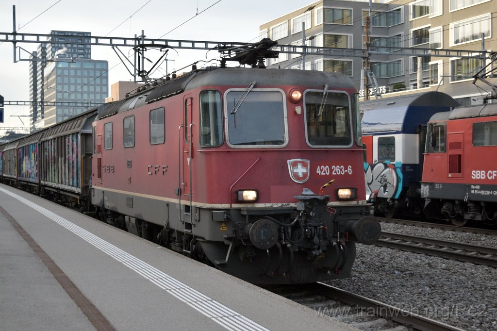 8946-0011-290124.jpg - SBBC Re 4/4'' 11263 (Re 420.263-6)  (Re 91 85 4 420 263-6 CH-SBBC) / Zürich-Altstetten 29.1.2024