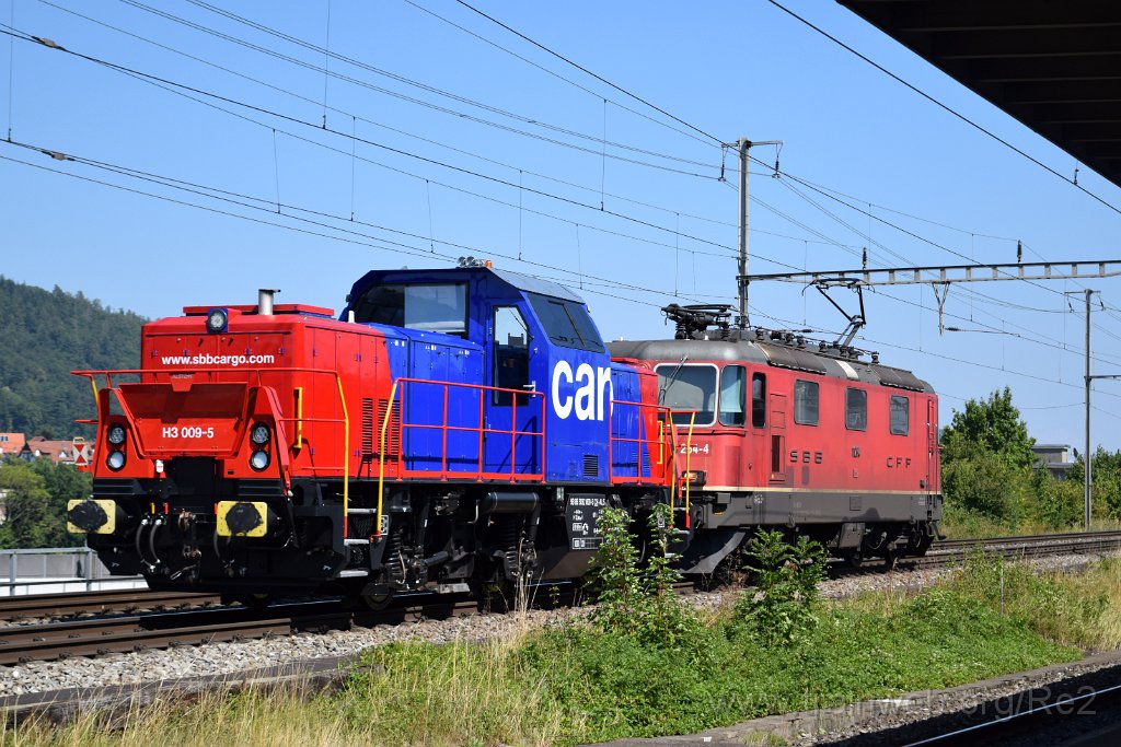 8111-0015-220722.jpg - SBBC Re 4/4'' 11264 (Re 420.264-4)  (Re 91 85 4 420 264-4 CH-SBBC) + Alstom (CH) / SBBC Am(a) 832.009-5 / H3.009 (98 85 5 832 009-5 CH-ALS) / Killwangen-Spreitenbach 22.7.2022