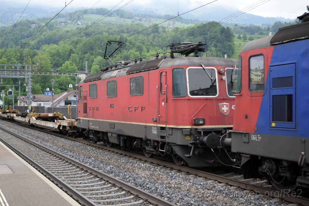 8553-0019-200523.jpg - SBBC Re 4/4'' 11264 (Re 420.264-4)  (Re 91 85 4 420 264-4 CH-SBBC) / Steinen 20.5.2023