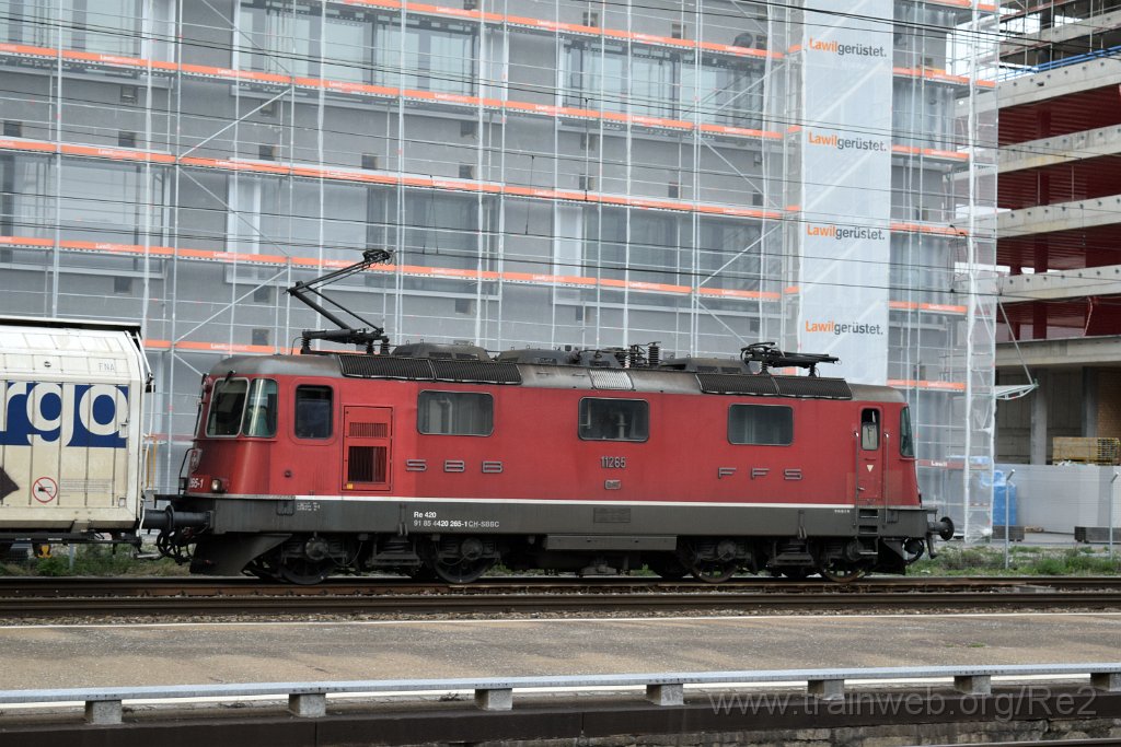 3855-0024-040416.jpg - SBBC Re 4/4'' 11265 (Re 420.265-1)  (Re 91 85 4 420 265-1 CH-SBBC) / Zürich-Altstetten 4.4.2016