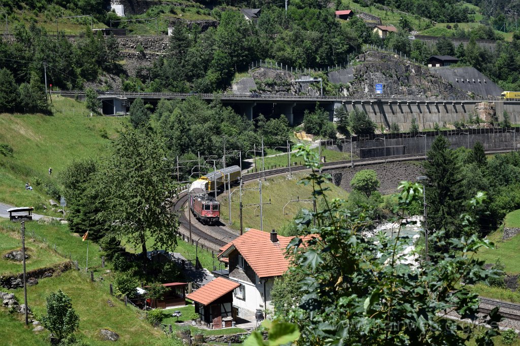 3979-0014-070716.jpg - SBBC Re 4/4'' 11266 (Re 420.266-9)  (Re 91 85 4 420 266-9 CH-SBBC) / Wassen 7.7.2016