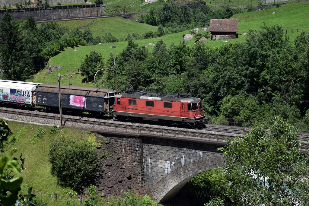 3979-0019-070716.jpg - Re 4/4" 11266 (Re 420.266-9)  / Wassen 7.7.2016