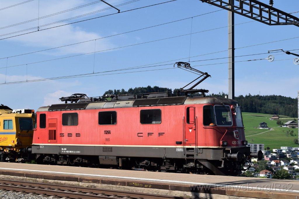 5720-0009-290819.jpg - SBBC Re 4/4'' 11266 (Re 420.266-9)  (Re 91 85 4 420 266-9 CH-SBBC) / Immensee 29.8.2019