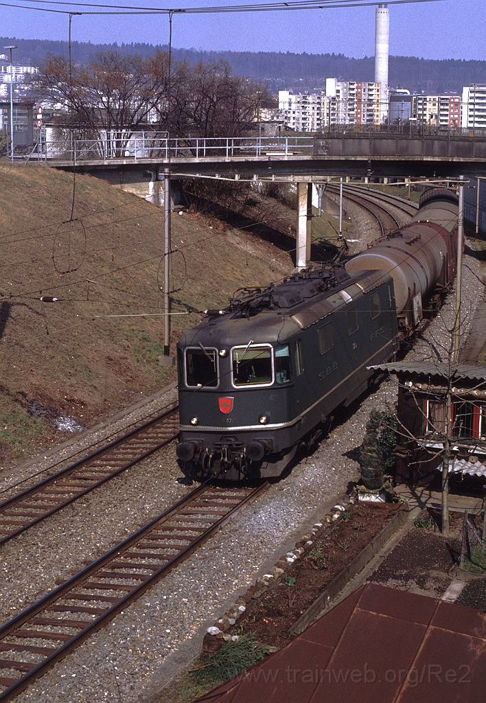 0425-0004.jpg - Re 4/4" 11267 / Zürich-Güterbahnhof 12.3.1993