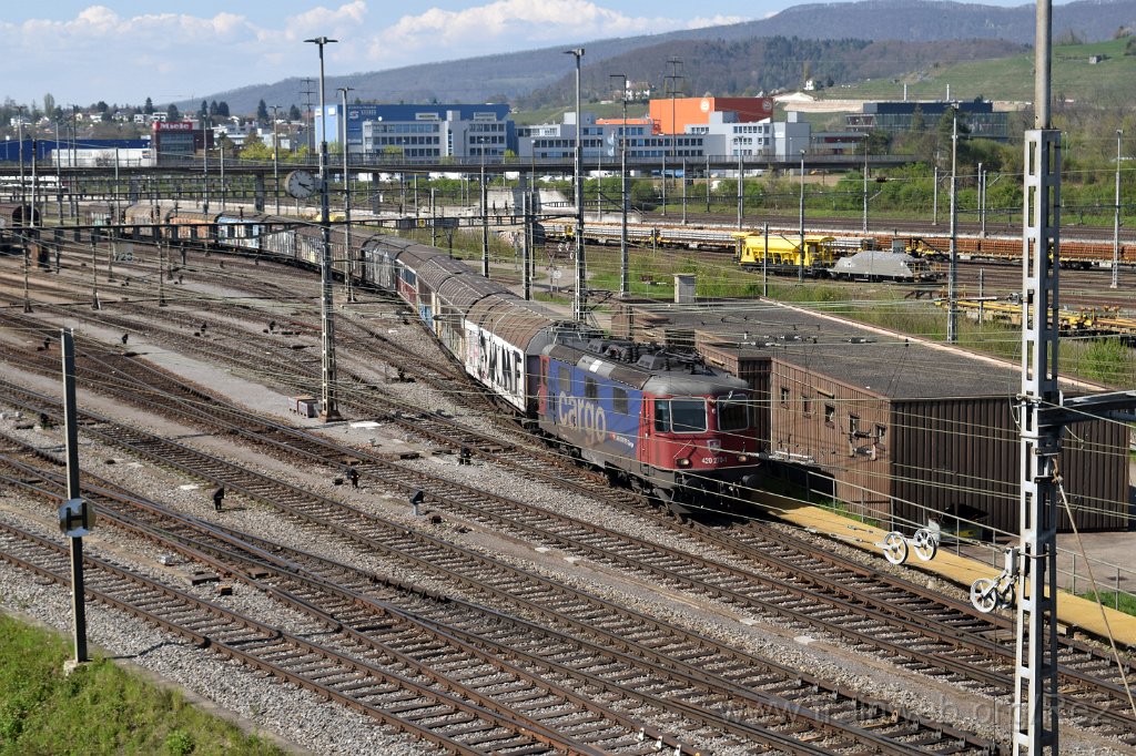 5426-0024-180419.jpg - SBBC Re 420.270-1 (Re 91 85 4 420 270-1 CH-SBBC) / RB Limmattal (Brücke Sandäckerstrasse) 18.4.2019