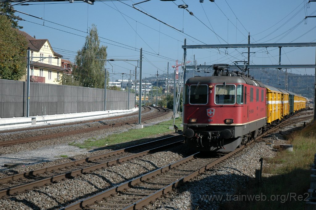 2219-0042-031011.jpg - SBB-CFF Re 4/4'' 11271 / Winterthur (Römerstrasse) 3.10.2011