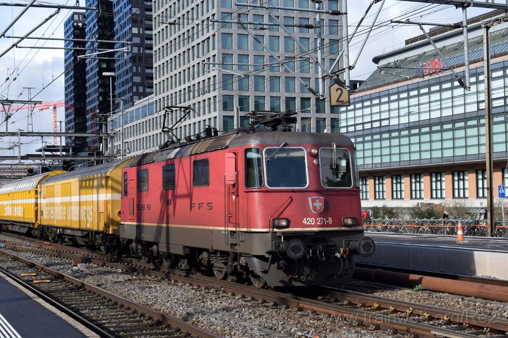 5843-0030-040220.jpg - SBBC Re 4/4'' 11271 (Re 420.271-9)  (Re 91 85 4 420 271-9 CH-SBBC) / Zürich-Altstetten 4.2.2020