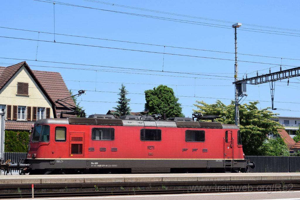 8641-0042-310523.jpg - SBBC Re 4/4'' 11271 (Re 420.271-9)  (Re 91 85 4 420 271-9 CH-SBBC) / Lenzburg 31.5.2023