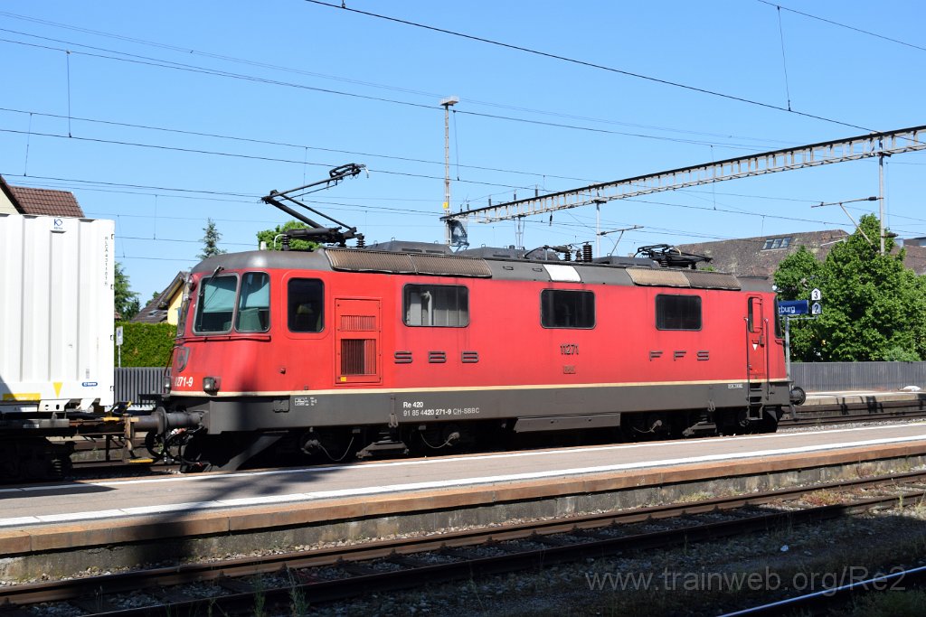 8648-0030-310523.jpg - SBBC Re 4/4'' 11271 (Re 420.271-9)  (Re 91 85 4 420 271-9 CH-SBBC) / Lenzburg 31.5.2023