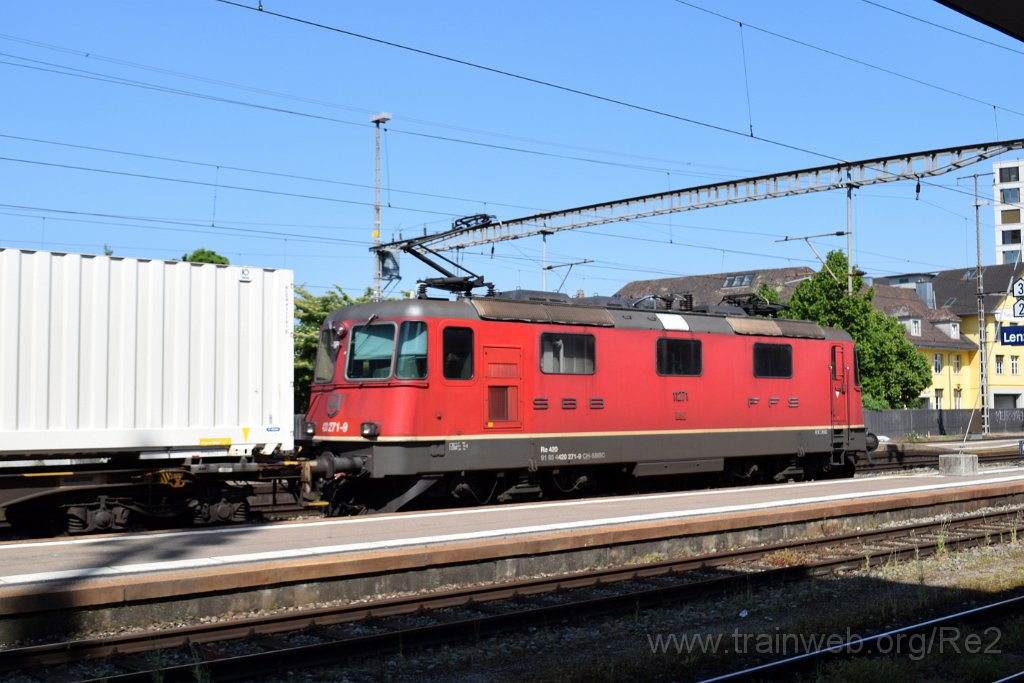 8648-0032-310523.jpg - SBBC Re 4/4'' 11271 (Re 420.271-9)  (Re 91 85 4 420 271-9 CH-SBBC) / Lenzburg 31.5.2023