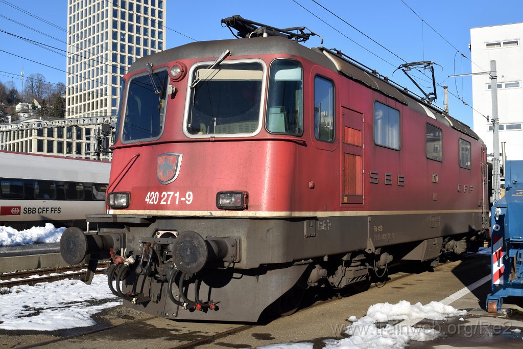 9530-0043-311224.jpg - SBBC Re 4/4'' 11271 (Re 420.271-9)  (Re 91 85 4 420 271-9 CH-SBBC) / St.Gallen HB 31.12.2024