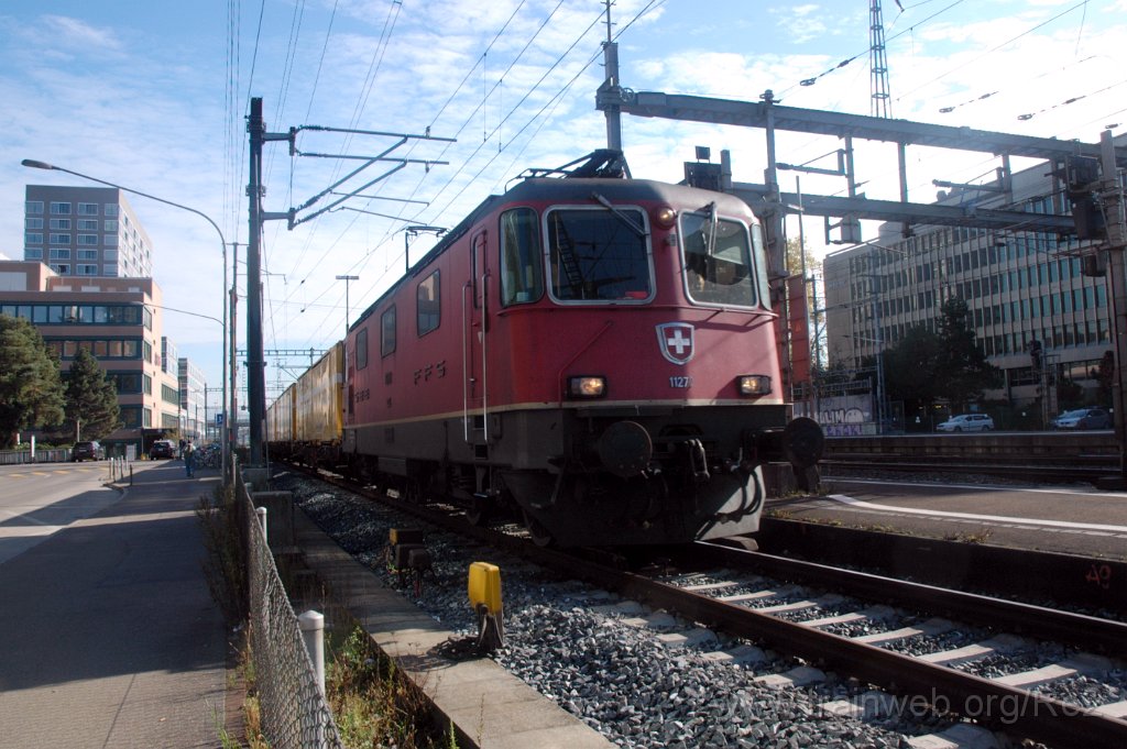 3384-0033-311014.jpg - SBB-CFF Re 4/4'' 11272 ''100. Klimaanlage eingebaut im IW Biel'' / Zürich-Altstetten 31.10.2014