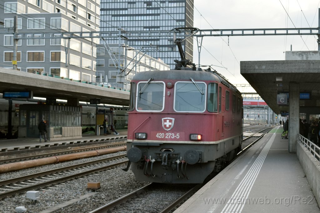 5235-0037-131218.jpg - SBBC Re 4/4'' 11273 (Re 420.273-5)  (Re 91 85 4 420 273-5 CH-SBBC) / Zürich-Altstetten 13.12.2018