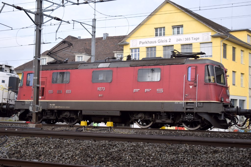 9498-0018-051224.jpg - SBBC Re 4/4'' 11273 (Re 420.273-5)  (Re 91 85 4 420 273-5 CH-SBBC) / Lenzburg 5.12.2024