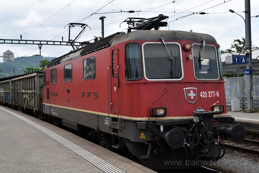 8572-0044-250523.jpg - SBBC Re 4/4'' 11277 (Re 420.277-6)  (Re 91 85 4 420 277-6 CH-SBBC) / Olten 25.5.2023
