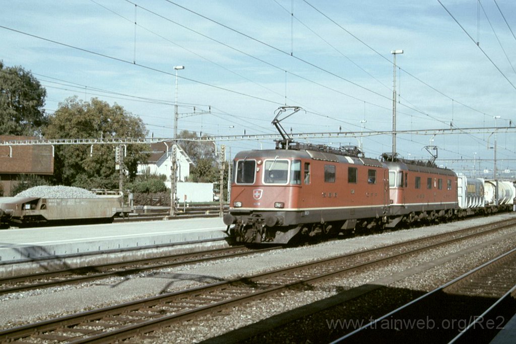 0993-0021.jpg - SBB-CFF Re 4/4'' 11278 + SBB-CFF Re 6/6 11641 ''Moutier'' / Rotkreuz 30.9.2004